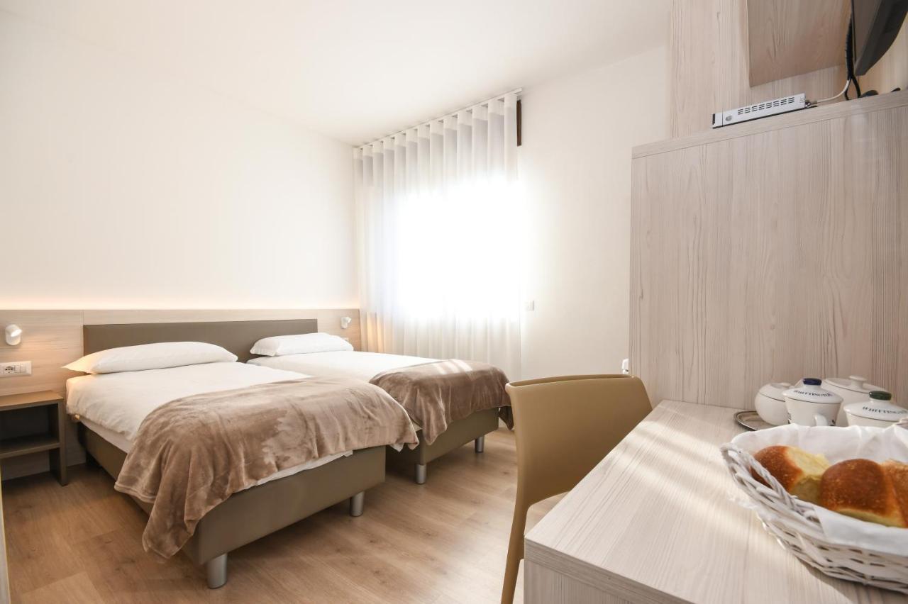 Residence Franca B&B Arco Buitenkant foto